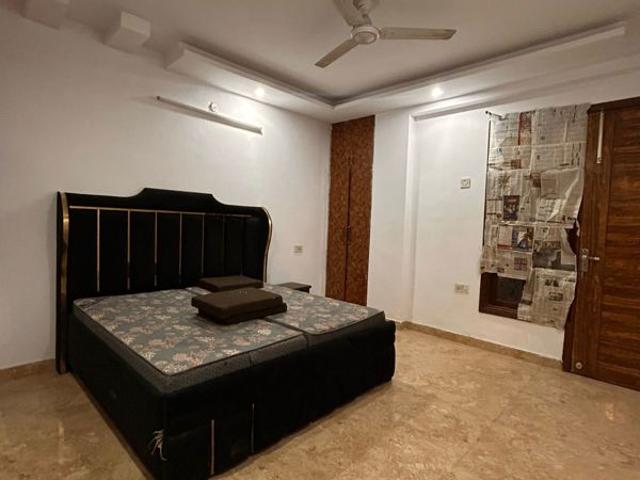 Rental | 3 BHK + Servant Room,Extra Room,Store Room 1500 Sq.Ft. Apartment in Chattarpur