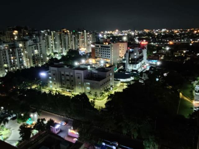 Rental | 3 BHK + Servant Room,Store Room 1700 Sq.Ft. Apartment in Rohtas Presidential Tower