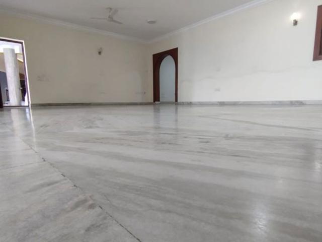 Rental | 3 BHK + Servant Room,Store Room 1800 Sq.Ft. Apartment in Frazer Town
