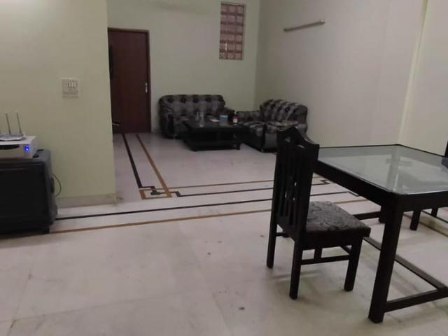Rental | 3 BHK + Servant Room,Store Room 2100 Sq.Ft. Independent House in Sector 7