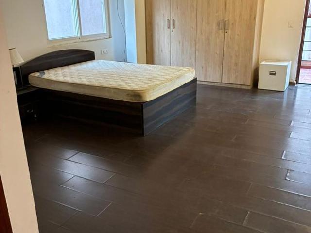 Rental | 3 BHK + Servant Room,Store Room 2200 Sq.Ft. Apartment in Halasuru