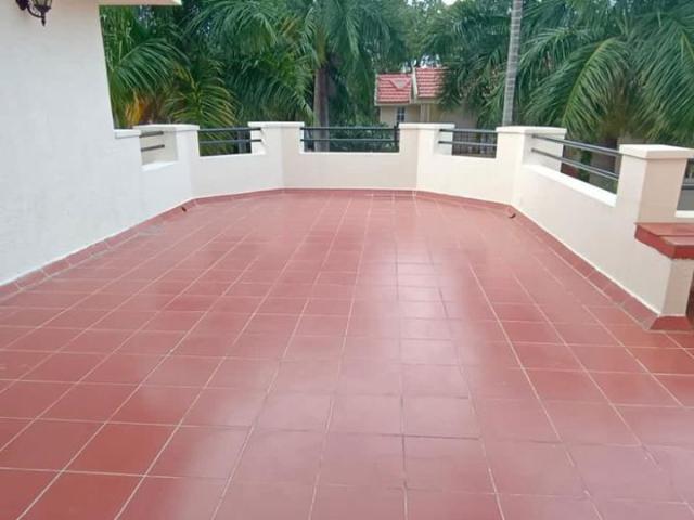 Rental | 3 BHK + Servant Room,Store Room 3800 Sq.Ft. Apartment in Orchard Green