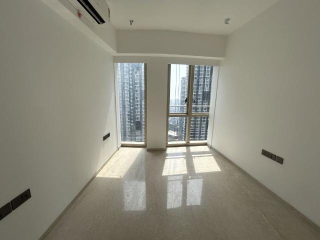 Rental | 3 BHK + Servant Room,Study Room 1170 Sq.Ft. Apartment in Lodha The Park
