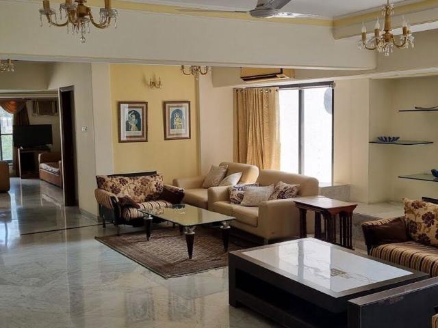 Rental | 3 BHK + Servant Room,Study Room 1450 Sq.Ft. Apartment in Lodha Worli