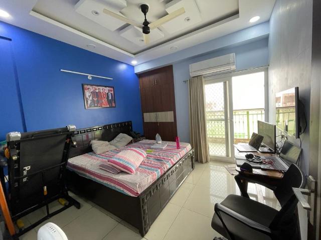 Rental | 3 BHK + Servant Room,Study Room 1815 Sq.Ft. Apartment in Ajnara Grand Heritage