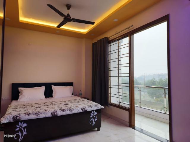 Rental | 3 BHK + Servant Room,Study Room 2000 Sq.Ft. Independent House in Sector 40