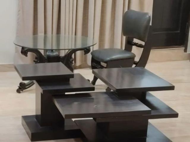 Rental | 3 BHK + Servant Room,Study Room 215 Sq.Yd. Apartment in Sushant Lok I