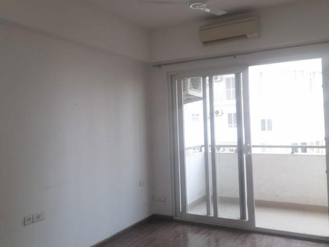 Rental | 3 BHK + Servant Room,Study Room 3300 Sq.Ft. Apartment in Emaar The Palm Drive The Sky Terraces