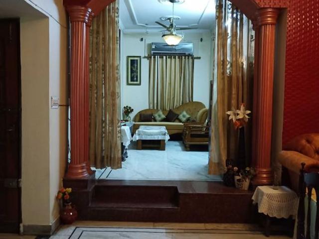Rental | 3 BHK + Servant Room,Study Room,Extra Room 215 Sq.Yd. Apartment in DLF Atria