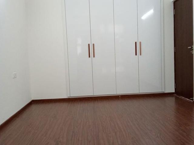 Rental | 3 BHK + Servant Room,Study Room,Extra Room,Basement,Store Room 1980 Sq.Ft. Apartment in DLF Regal Gardens