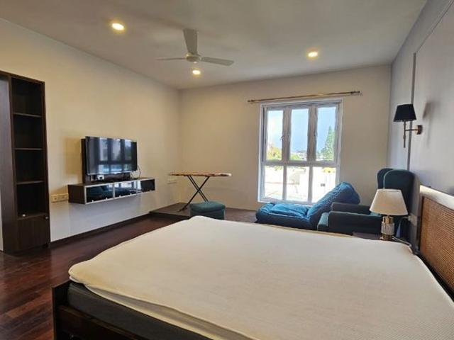 Rental | 3 BHK + Servant Room,Study Room,Store Room 2550 Sq.Ft. Apartment in Richmond Town