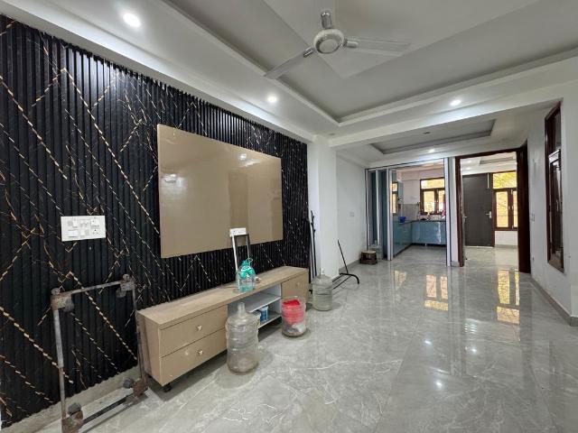 Rental | 3 BHK + Servant Room 1400 Sq.Ft. Apartment in Chattarpur