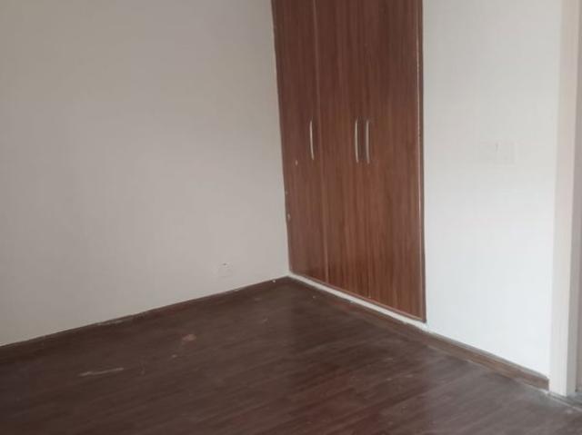 Rental | 3 BHK + Servant Room 1450 Sq.Ft. Apartment in BPTP Park 81