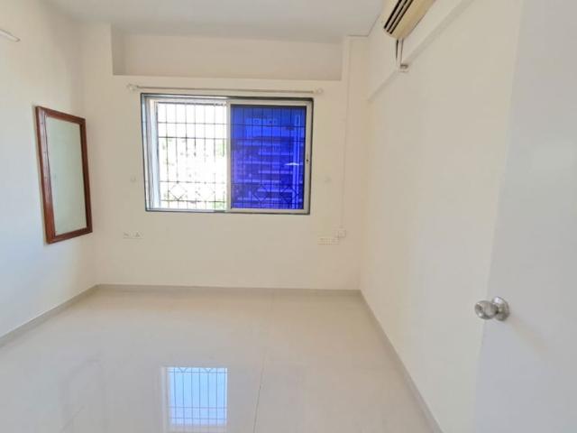 Rental | 3 BHK + Servant Room 1500 Sq.Ft. Apartment in Madhukund Apartment