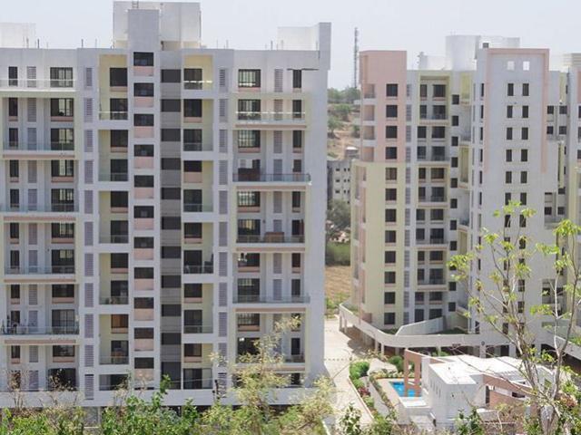 Rental | 3 BHK + Servant Room 1500 Sq.Ft. Apartment in Mont Vert Belair