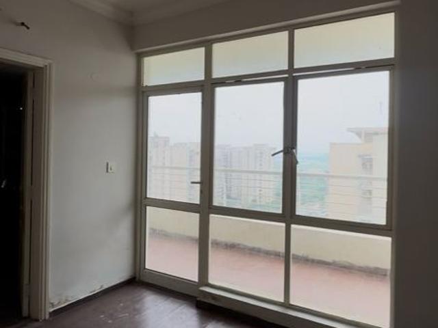 Rental | 3 BHK + Servant Room 1500 Sq.Ft. Apartment in Experion The Heart Song