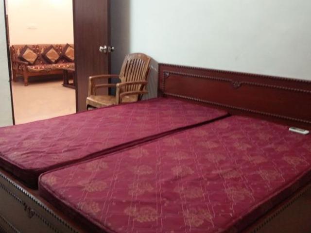 Rental | 3 BHK + Servant Room 1500 Sq.Ft. Apartment in Express Green
