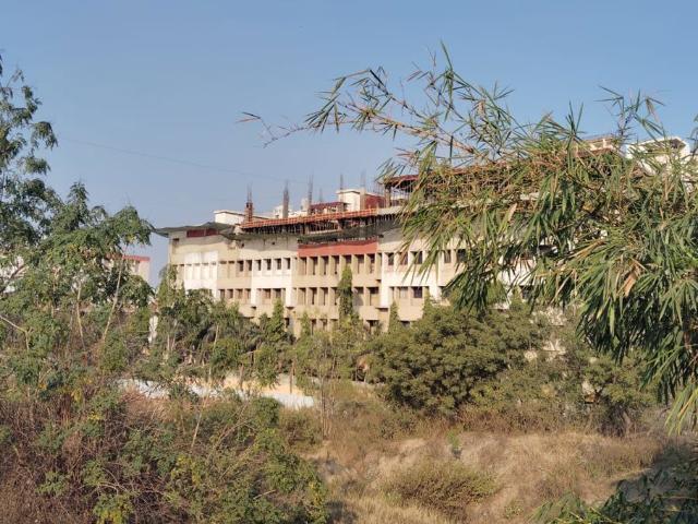 Rental | 3 BHK + Servant Room 1500 Sq.Ft. Apartment in High Class Residency