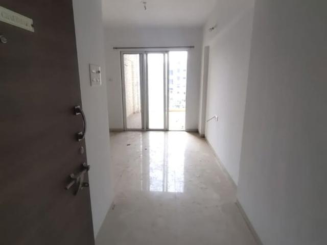 Rental | 3 BHK + Servant Room 1500 Sq.Ft. Apartment in Karan Suncoast