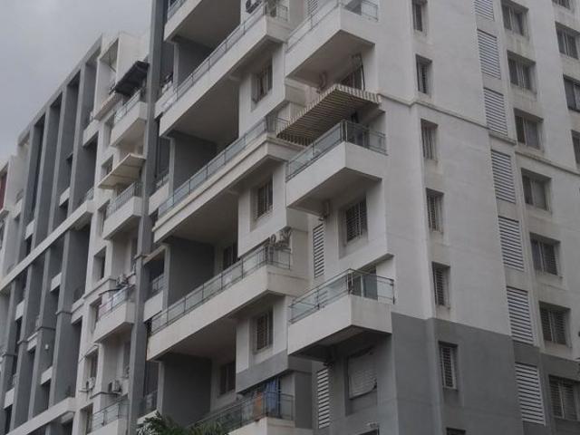Rental | 3 BHK + Servant Room 1500 Sq.Ft. Apartment in Paranjape Yuthika Apartment