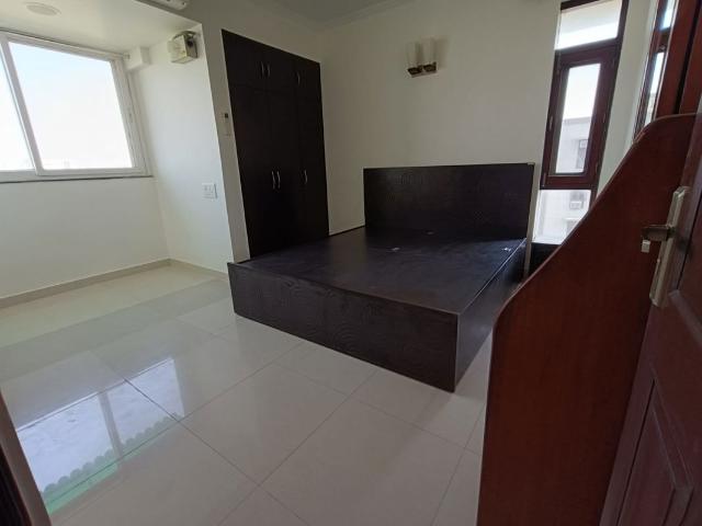Rental | 3 BHK + Servant Room 1500 Sq.Ft. Apartment in Sector 5 Dwarka