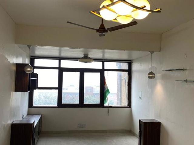 Rental | 3 BHK + Servant Room 1500 Sq.Ft. Apartment in Sector 6 Dwarka