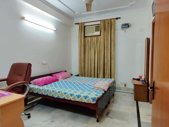 Rental | 3 BHK + Servant Room 1500 Sq.Ft. Apartment in Sector 10 Dwarka