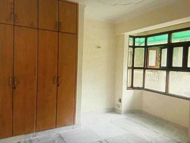 Rental | 3 BHK + Servant Room 1500 Sq.Ft. Apartment in Sector 19 Dwarka