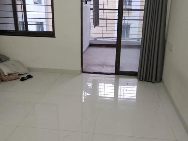 Rental | 3 BHK + Servant Room 1500 Sq.Ft. Apartment in Space Elena