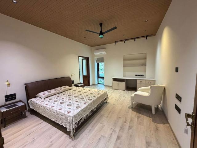 Rental | 3 BHK + Servant Room 1550 Sq.Ft. Apartment in Monolith