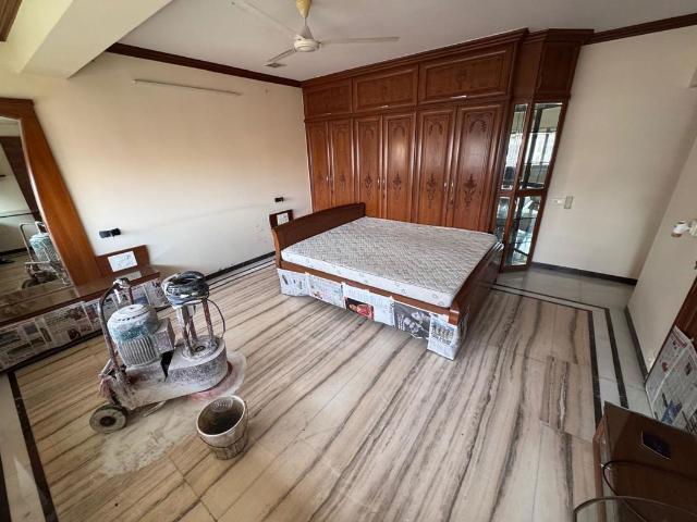 Rental | 3 BHK + Servant Room 1600 Sq.Ft. Apartment in Basant Apartment Cuffe Parade