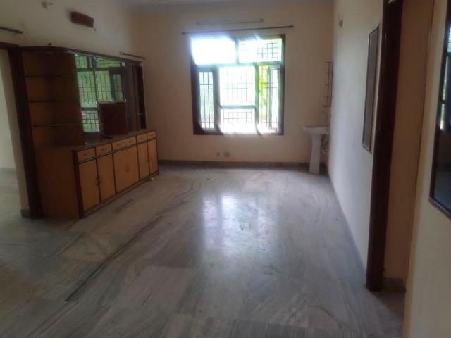 Rental | 3 BHK + Servant Room 1600 Sq.Ft. Apartment in Sector 50