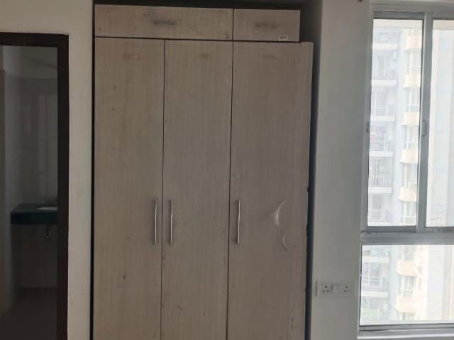 Rental | 3 BHK + Servant Room 1650 Sq.Ft. Apartment in Gomti Nagar