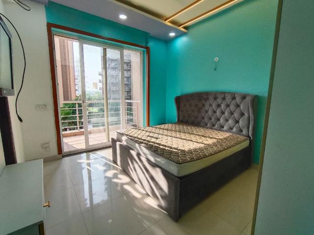 Rental | 3 BHK + Servant Room 1676 Sq.Ft. Apartment in Capital Residency 360
