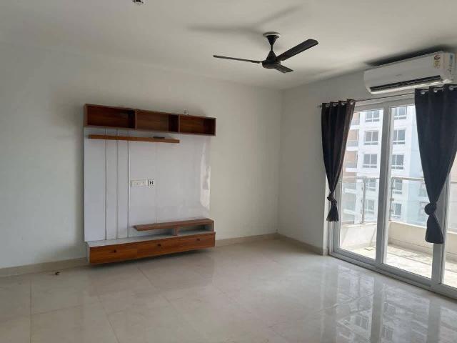 Rental | 3 BHK + Servant Room 1689 Sq.Ft. Apartment in Hero Homes Gurgaon