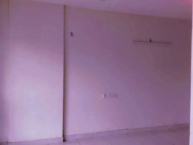 Rental | 3 BHK + Servant Room 1700 Sq.Ft. Apartment in Gardenia Gateway