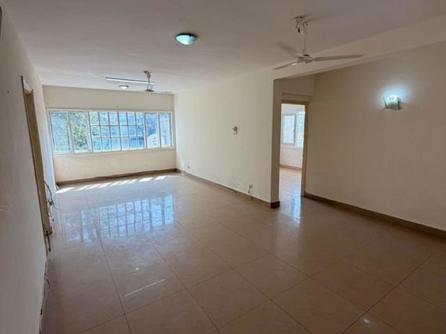 Rental | 3 BHK + Servant Room 1750 Sq.Ft. Apartment in Garden Apartments