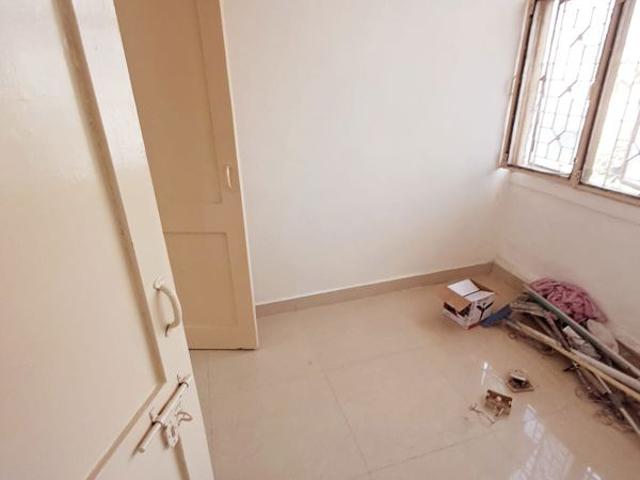 Rental | 3 BHK + Servant Room 1750 Sq.Ft. Apartment in Gardenia Glory