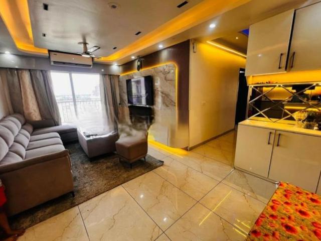 Rental | 3 BHK + Servant Room 1775 Sq.Ft. Apartment in Gomti Nagar