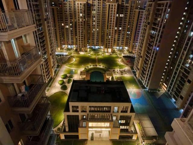 Rental | 3 BHK + Servant Room 1800 Sq.Ft. Apartment in Gomti Nagar