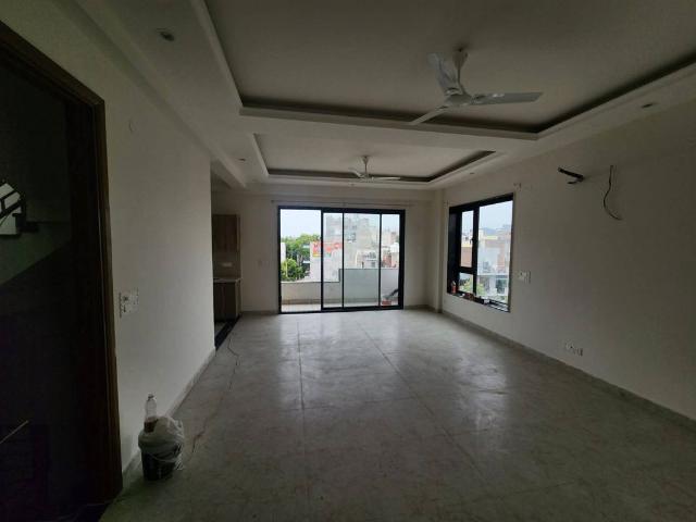 Rental | 3 BHK + Servant Room 1828 Sq.Ft. Apartment in M3M Sky City