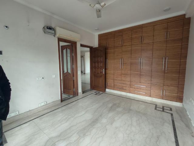 Rental | 3 BHK + Servant Room 1830 Sq.Ft. Apartment in Ardee City