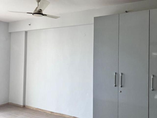 Rental | 3 BHK + Servant Room 1845 Sq.Ft. Apartment in DLF New Town Heights I