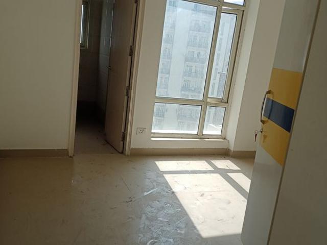 Rental | 3 BHK + Servant Room 1875 Sq.Ft. Apartment in Shree Vardhman Flora