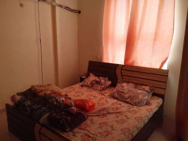 Rental | 3 BHK + Servant Room 1950 Sq.Ft. Apartment in Shalimar Emerald