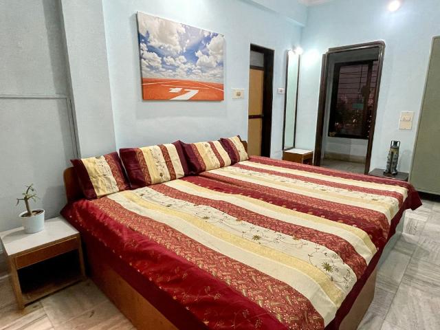 Rental | 3 BHK + Servant Room 1050 Sq.Ft. Apartment in Enterprise Apartment