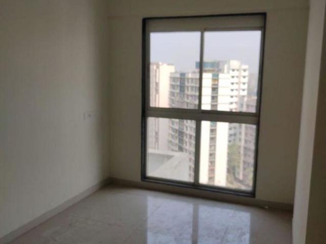 Rental | 3 BHK + Servant Room 1050 Sq.Ft. Apartment in Godrej Central