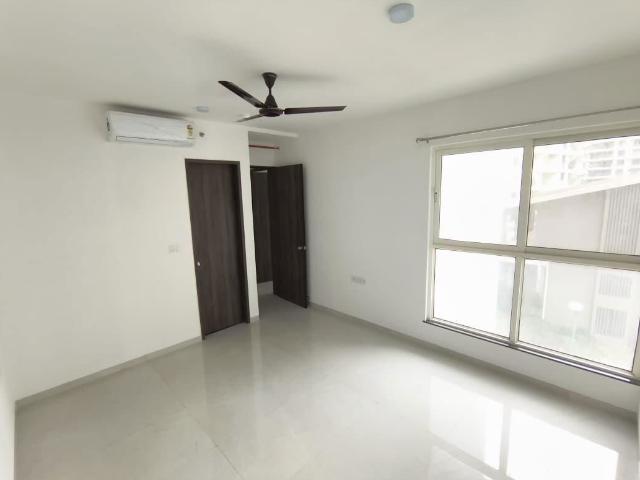 Rental | 3 BHK + Servant Room 1100 Sq.Ft. Apartment in Kharadi
