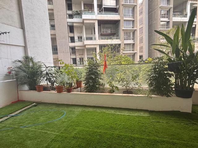 Rental | 3 BHK + Servant Room 1200 Sq.Ft. Apartment in Magarpatta Grevillea