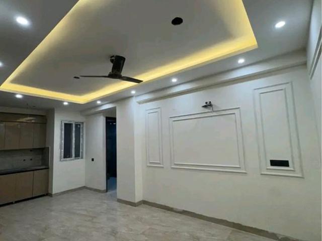 Rental | 3 BHK + Servant Room 1200 Sq.Ft. Apartment in Risland Sky Mansion